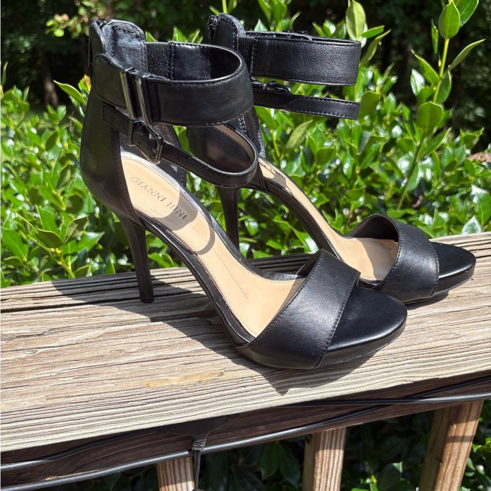 Gianni Bini Black Leather Heels Sophisticated Design